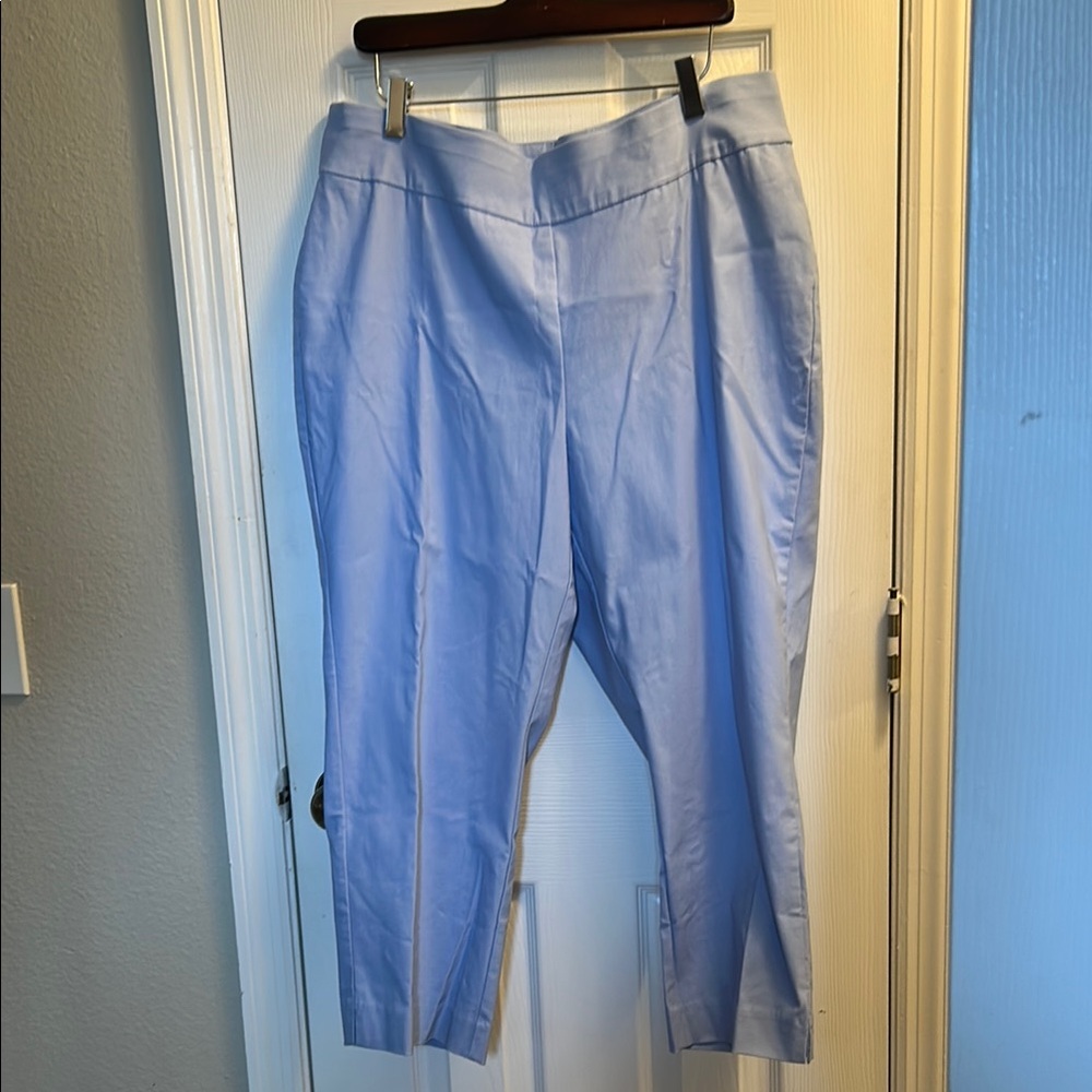 Chico’s So Slimming Crop Pants